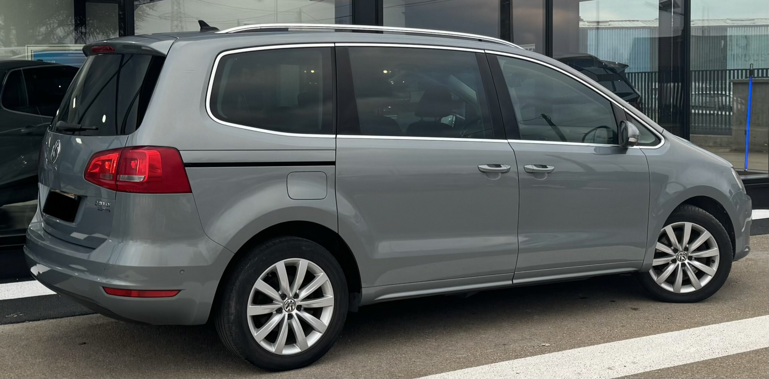 
								Volkswagen Sharan Carat 2.0 TDI 136 CV plein									