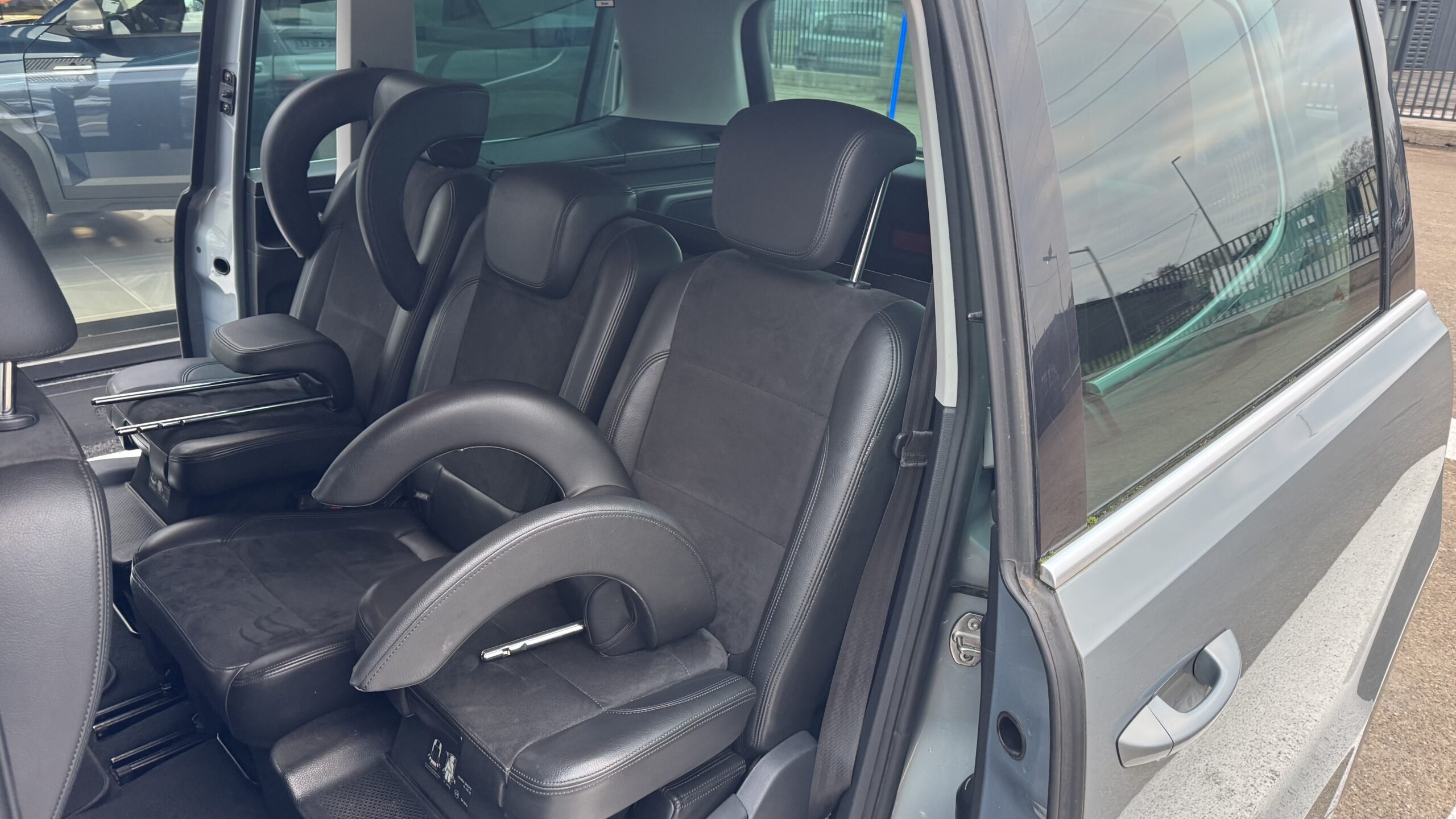 
								Volkswagen Sharan Carat 2.0 TDI 136 CV plein									