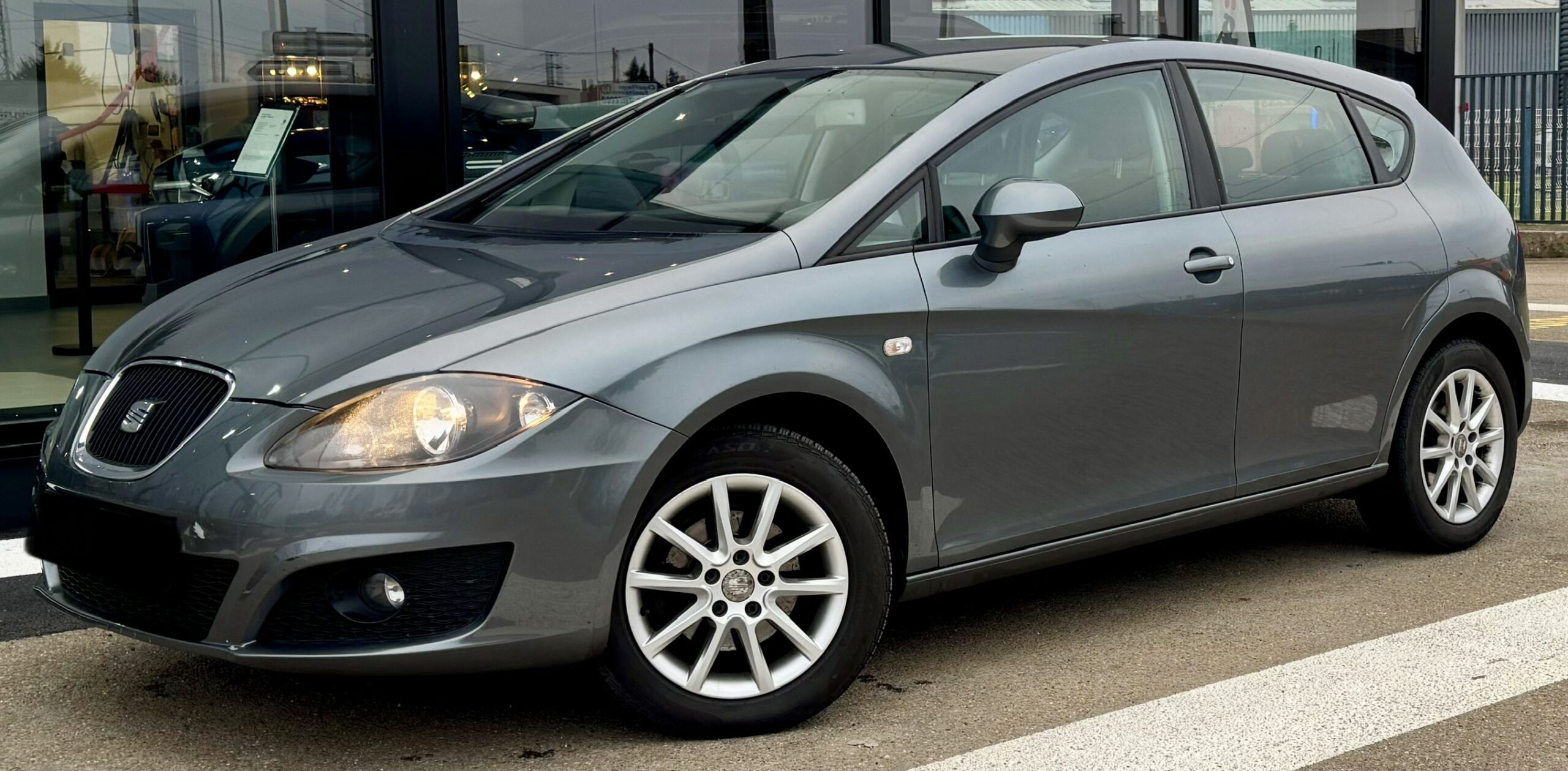 
								Seat Leon 1.6 TDI 105 cv Boîte automatique Boite Automatique plein									
