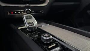 Volvo XC60 T6 / 253 + 87 ch / R-Design, Boite automatique, (S.U.V.), Gris foncé