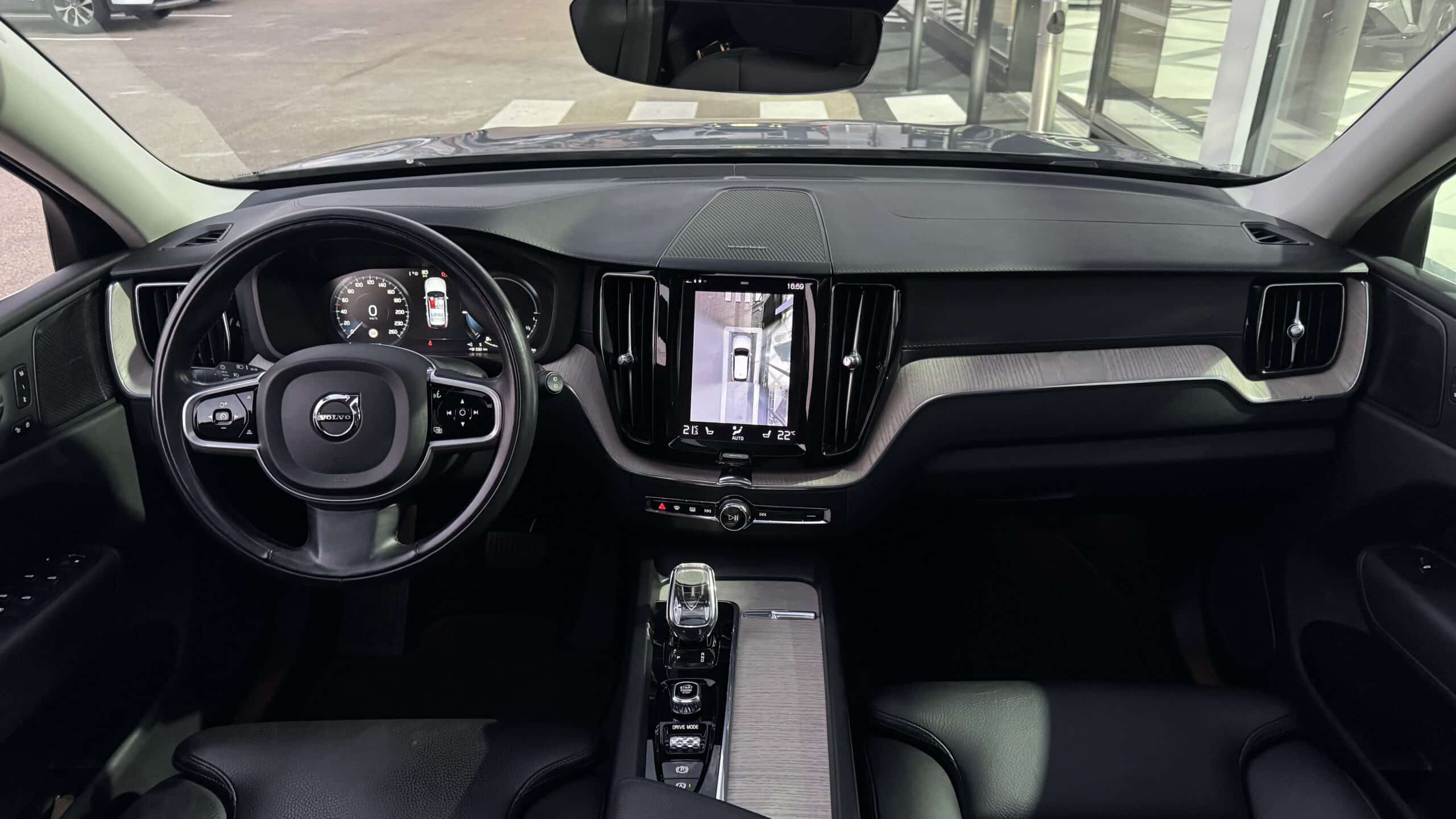 Volvo XC60 T6 / 253 + 87 ch / R-Design, Boite automatique, (S.U.V.), Gris foncé