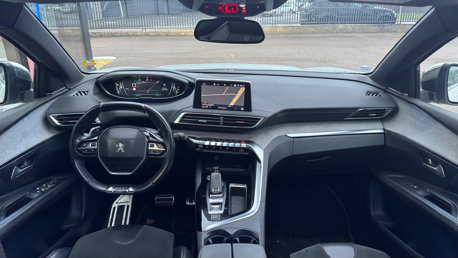 
								Peugeot 3008 2.0 GT 180 CV plein									