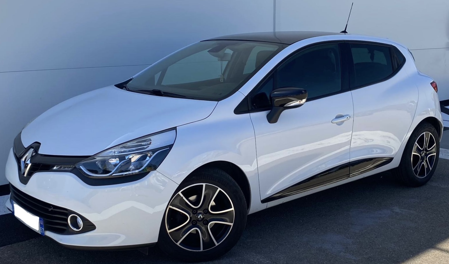 
								RENAULT CLIO IV TCe 90 ENERGY DYNAMIQUE plein									