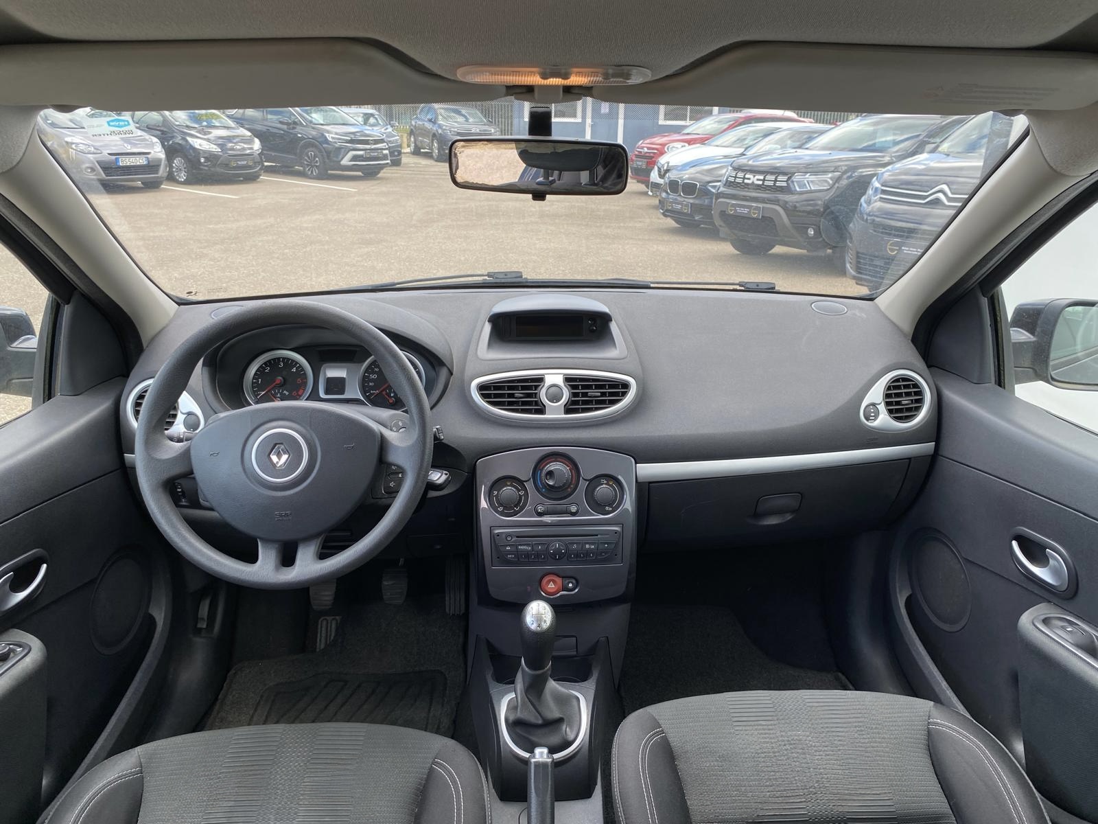 
								Renault Clio 3 phase 2 Diesel 1.5 DCI plein									