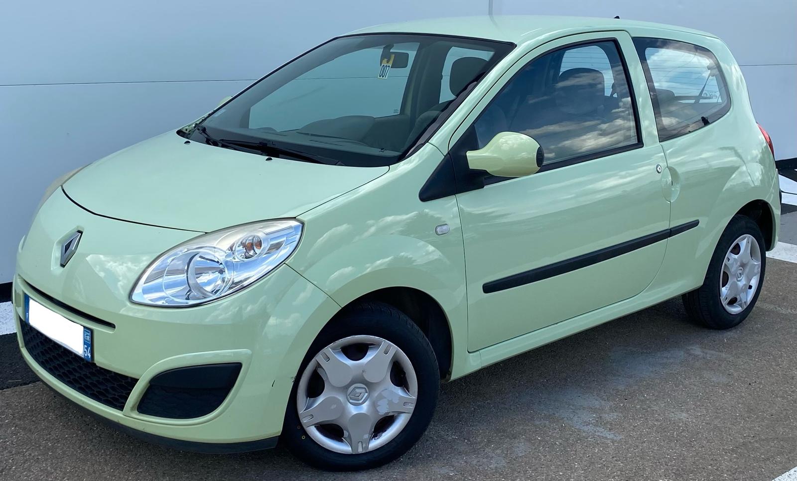 
								RENAULT TWINGO 1.5 DCI 65 CH plein									