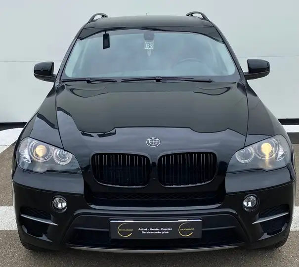 
								BMW X5 plein									