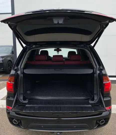 
								BMW X5 plein									