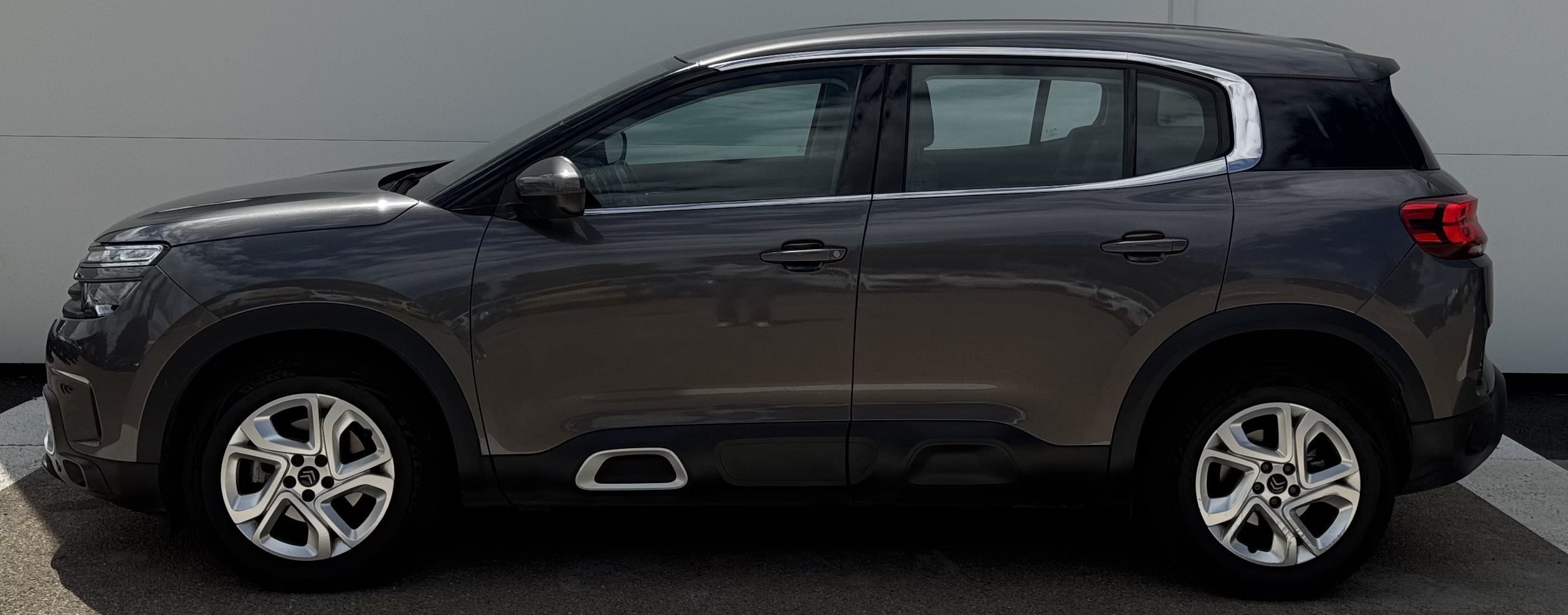 
								Citroën C5 Aircross 1.5 HDI 130 CV Boite Automatique plein									