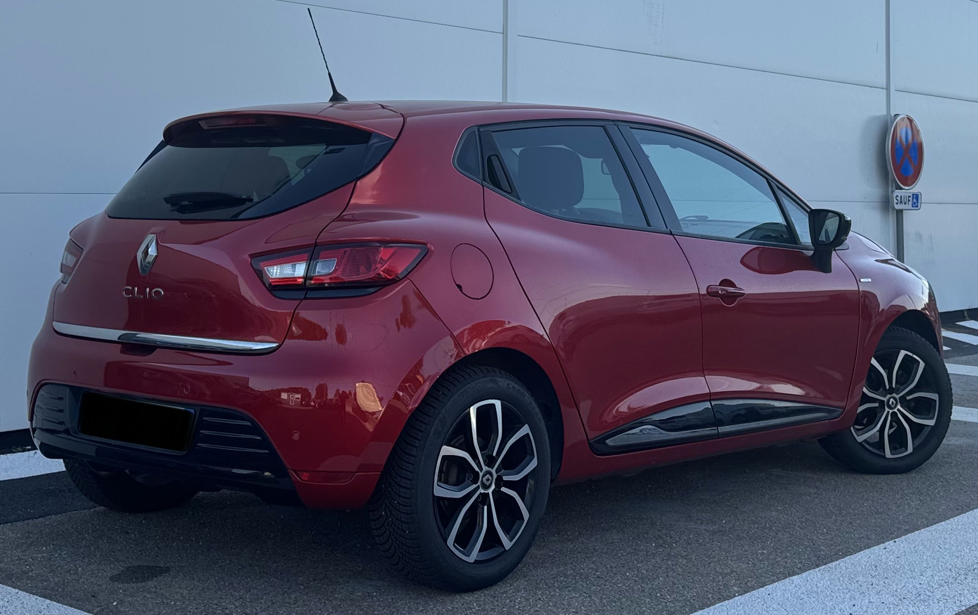 
								RENAULT Clio IV 0.9 TCE 90 CV Limited Homologuée Ethanol ✅✅ GARANTIE 12 MOIS ✅✅ plein									