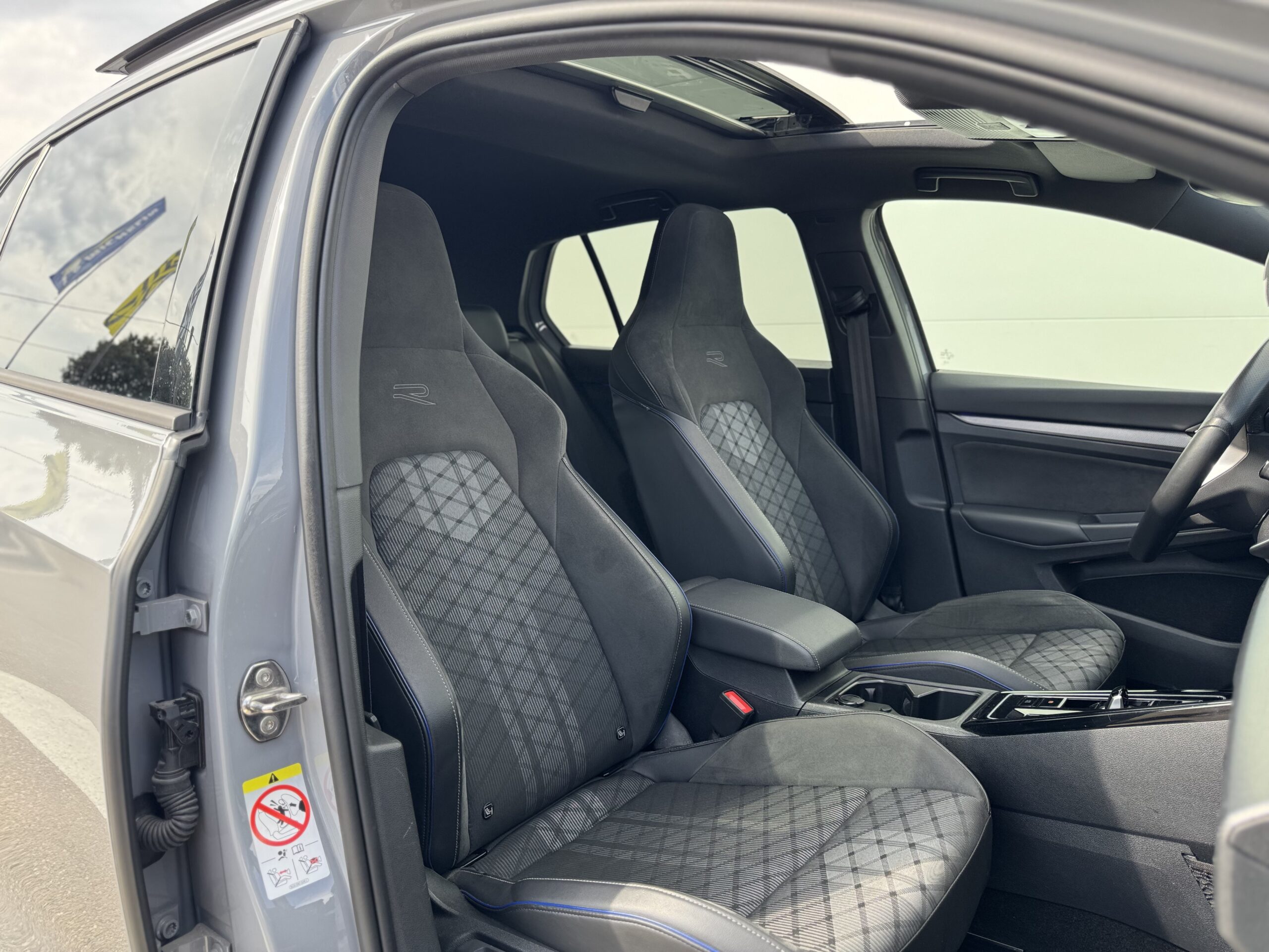 
								Volkswagen Golf 8 / 8.5 (VIII) phase 2 R-Line 2.0 TDI 150 ch Boite Automatique Gris Nardo ✅✅ GARANTIE 12 MOIS ✅✅ plein									