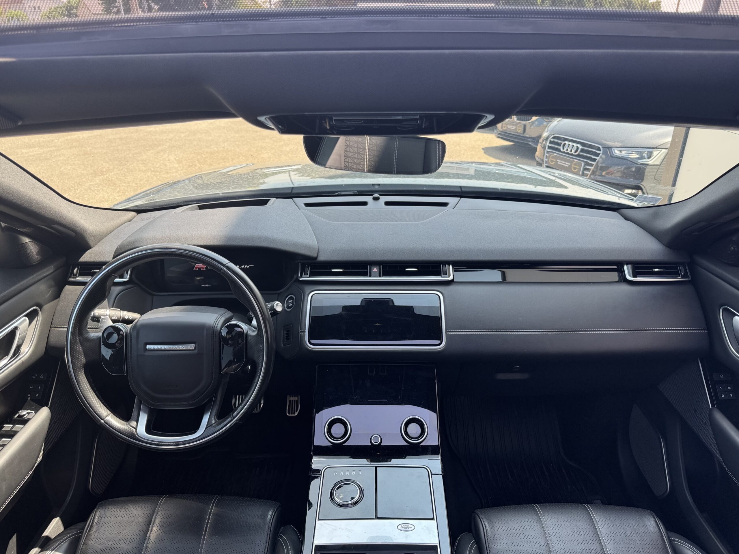 
								LAND ROVER Range Rover Velar R-Dynamic 3.0D V6 300 ch BVA ✅✅ GARANTIE POSSIBLE ✅✅ plein									