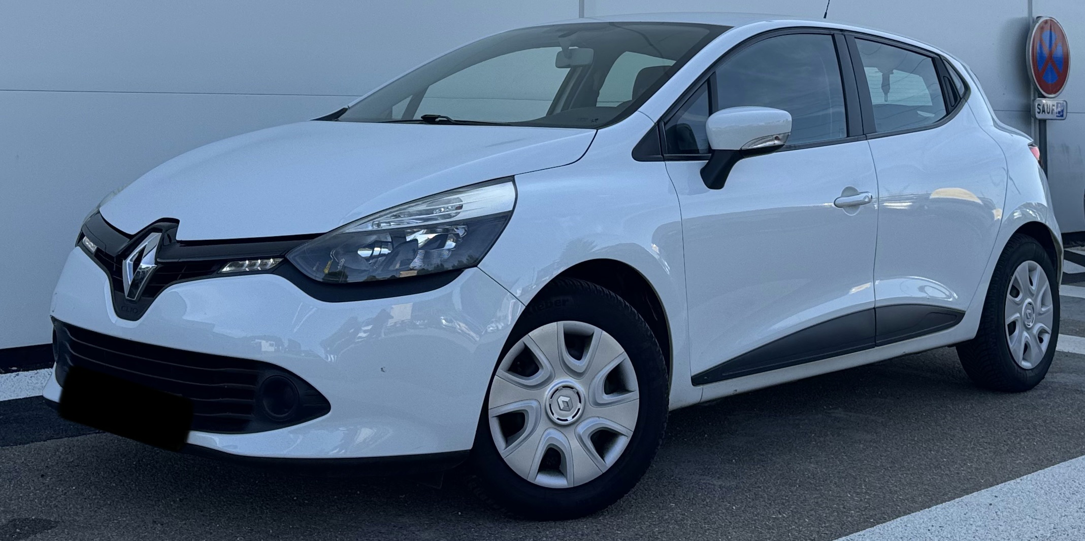 
								RENAULT Clio IV 1.2 / 75 CV plein									