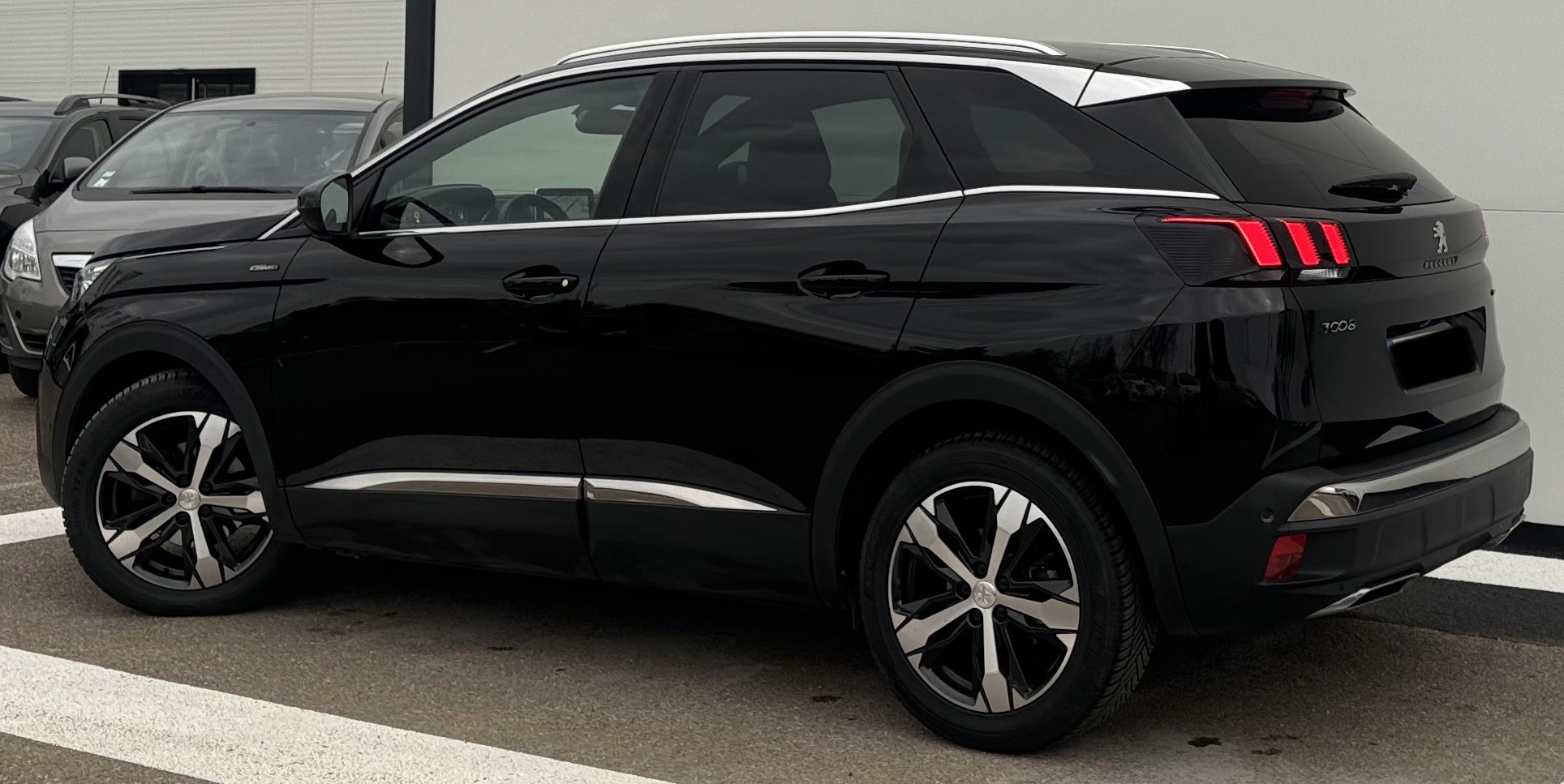 
								PEUGEOT 3008 GT LINE 130 CV ✅✅GARANTIE 12 MOIS ✅✅ plein									