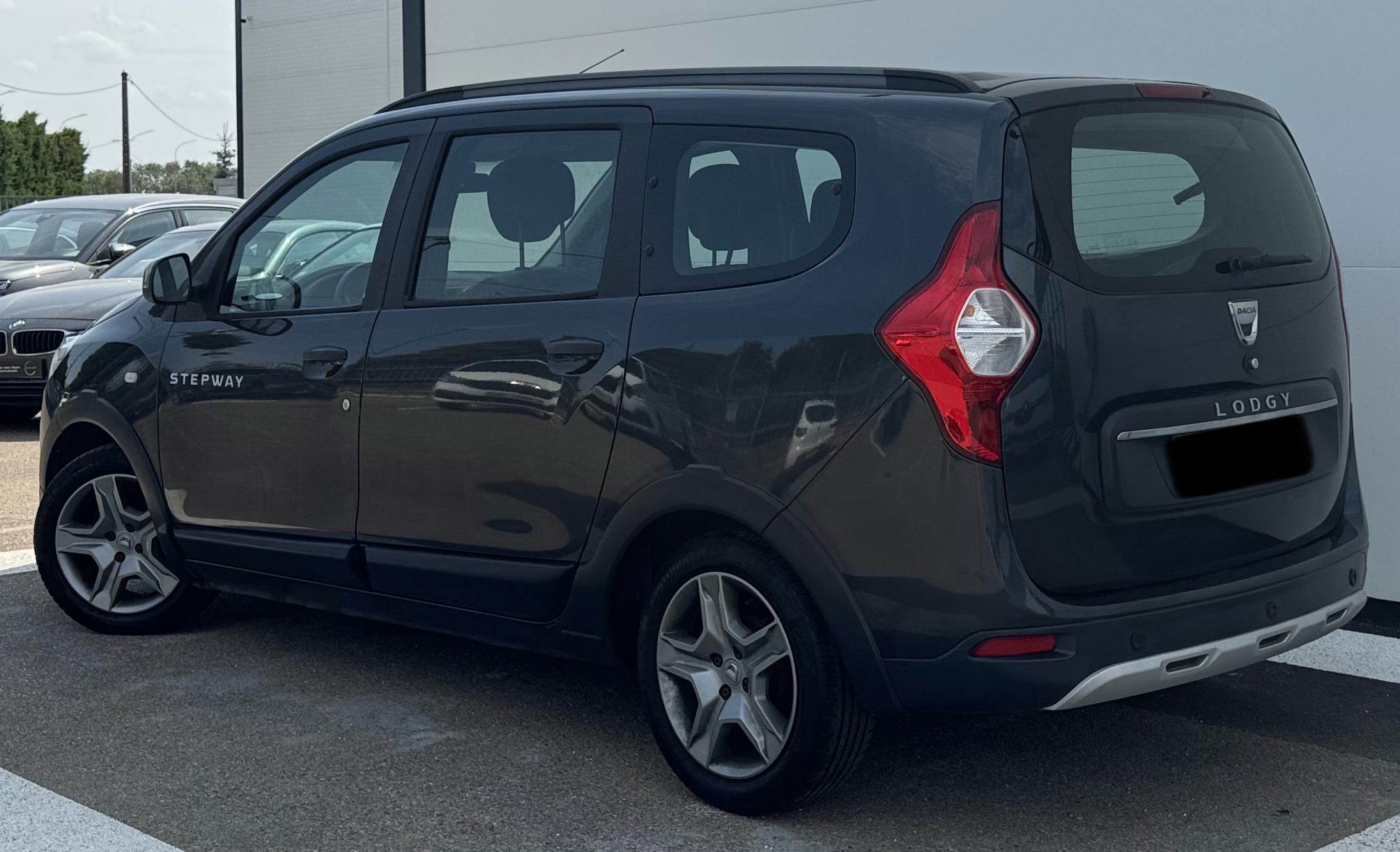 
								Dacia Lodgy 1.6 SCE 100 CV !! Première main !! ✅✅ GARANTIE 12 MOIS ✅✅ plein									