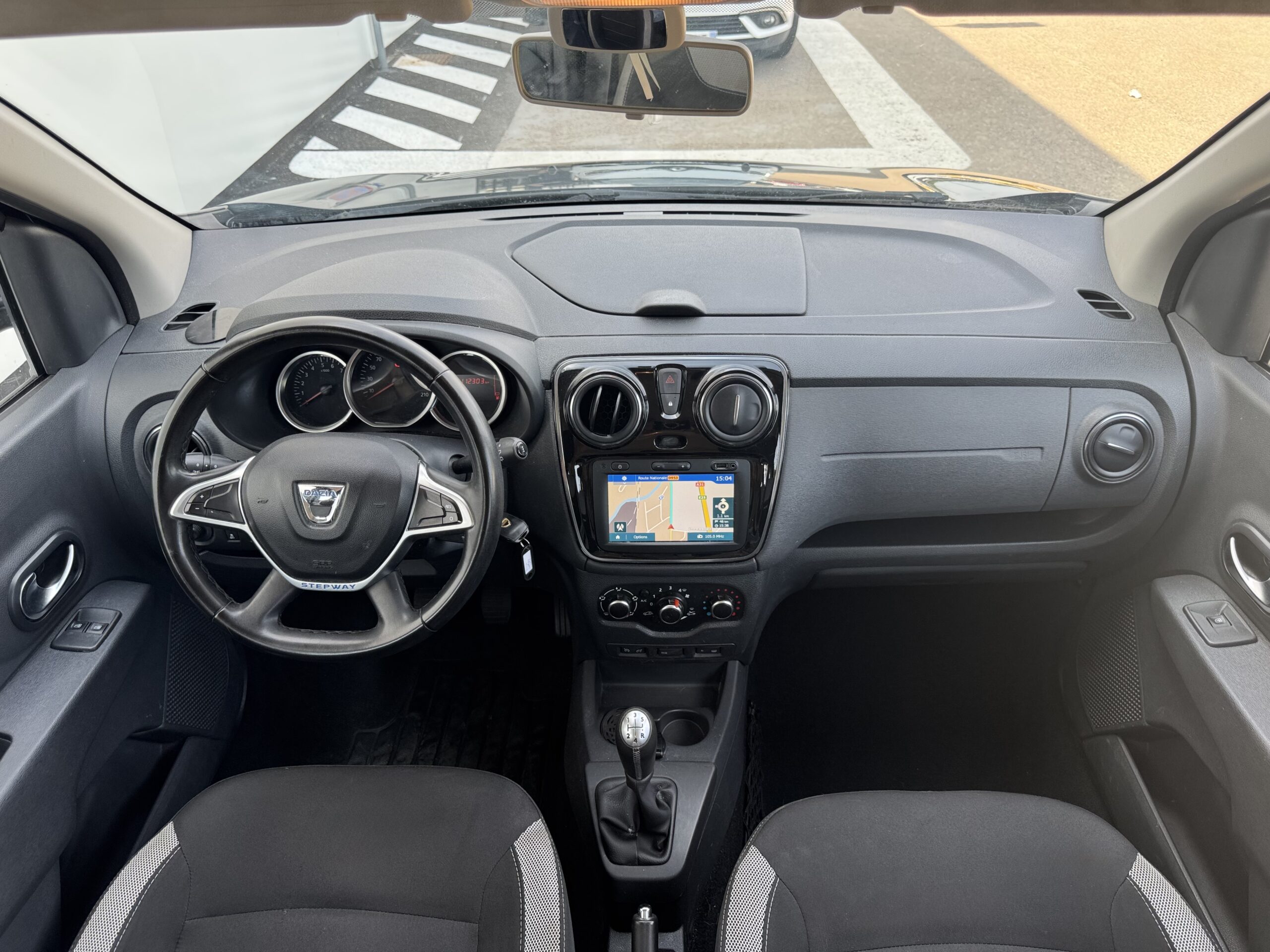 
								Dacia Lodgy 1.6 SCE 100 CV !! Première main !! ✅✅ GARANTIE 12 MOIS ✅✅ plein									